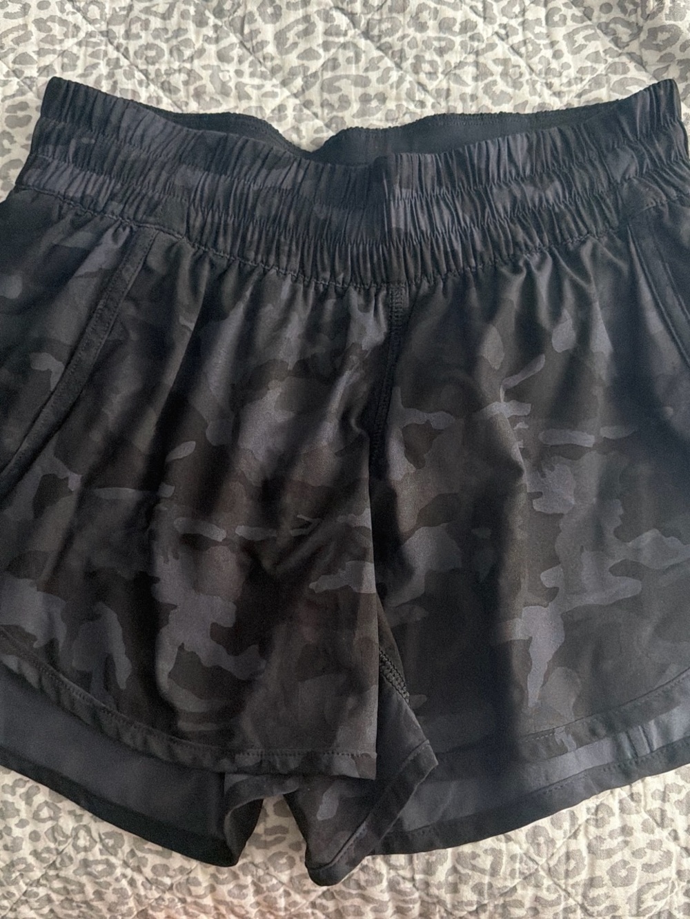 Lululemon tracker shorts